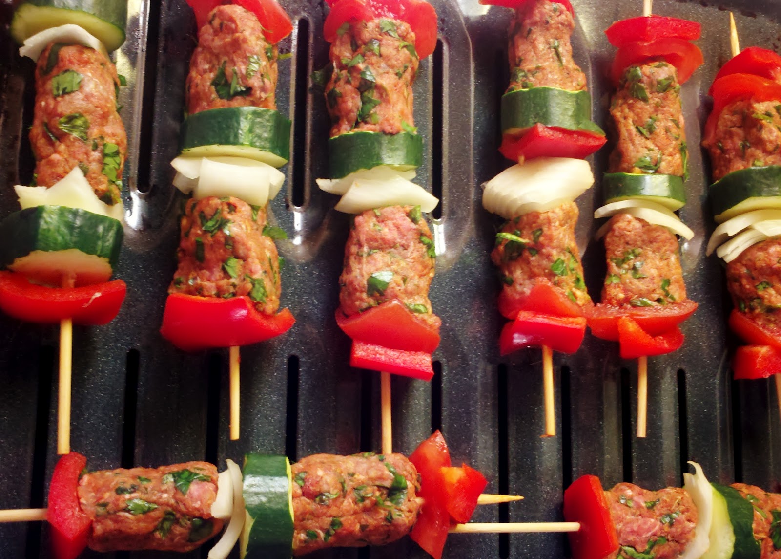Healthy, One Recipe At a Time... Brochettes Baked Ground Beef And Veggies Skewers!!