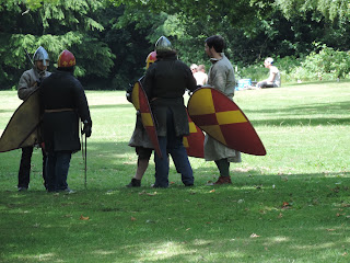 civil war re enactment swordfighting parctice