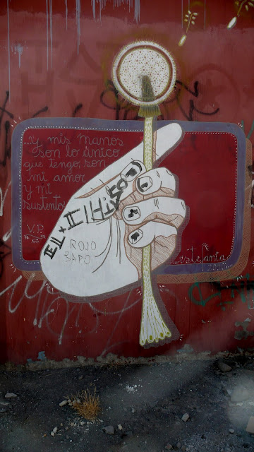 graffiti street art in santiago de chile