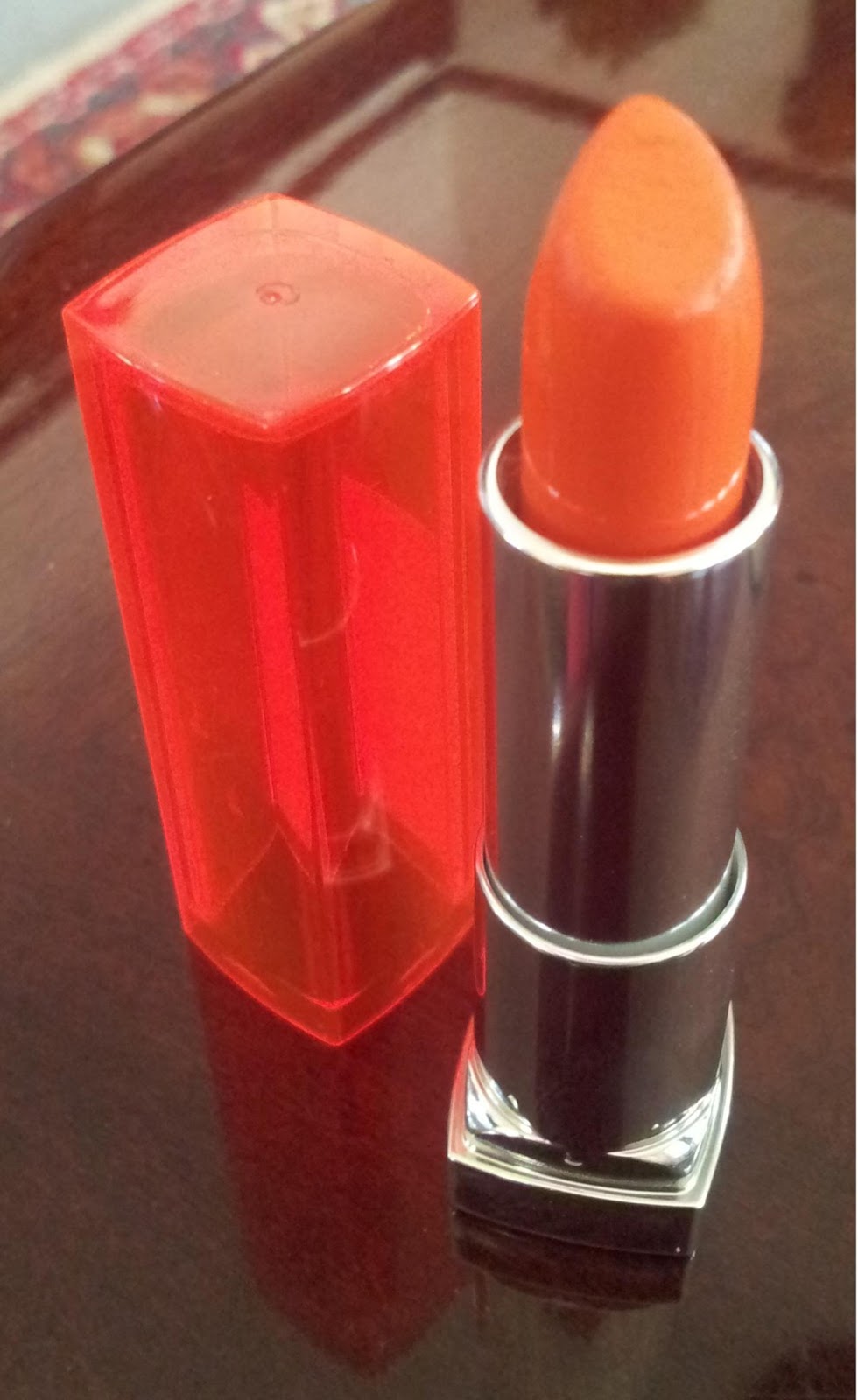 Look Adorable Maybelline Color Sensational Vivid lipstick in Electric