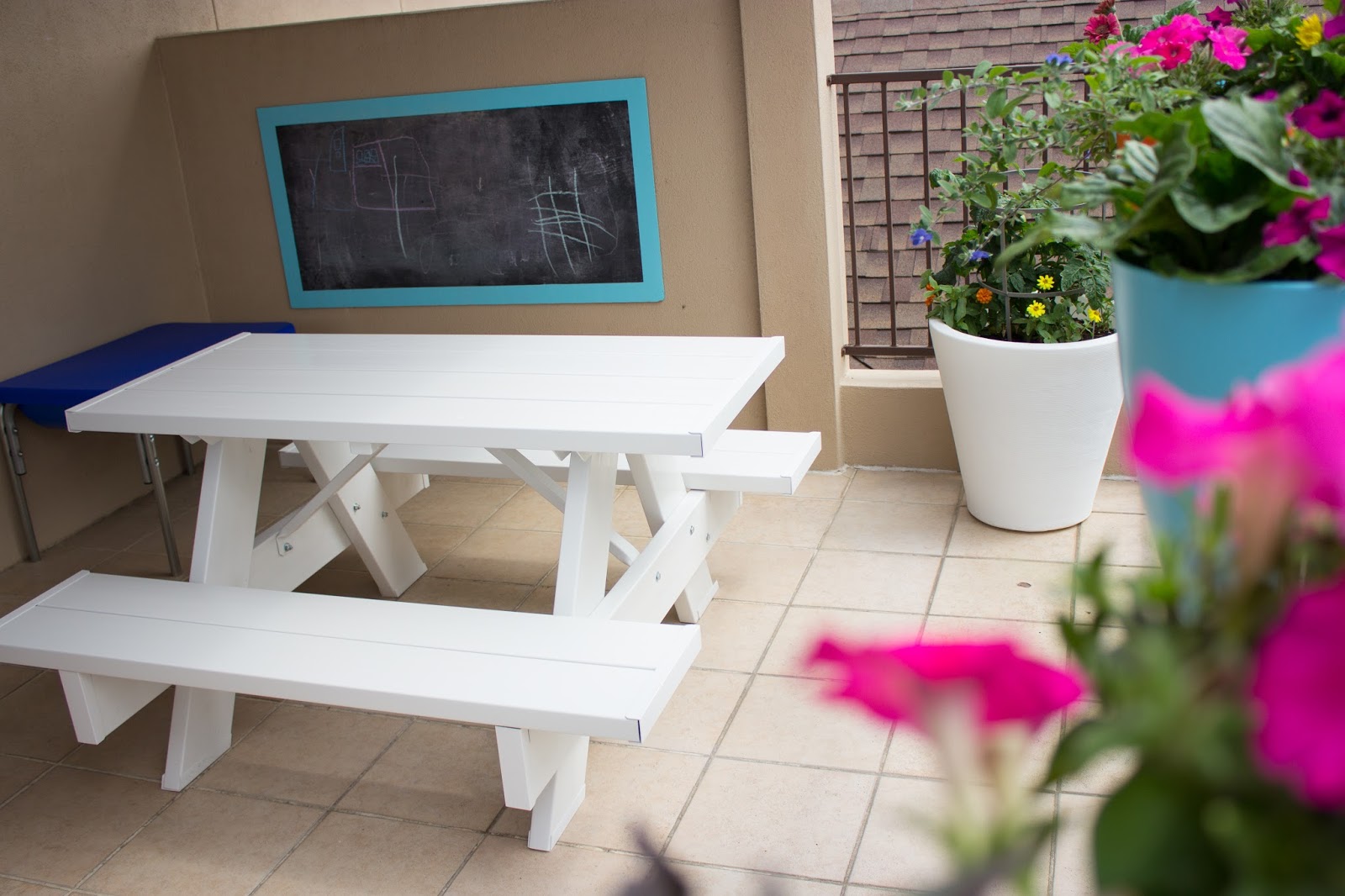 outdoor-Chalkboard DIY Chalkboard