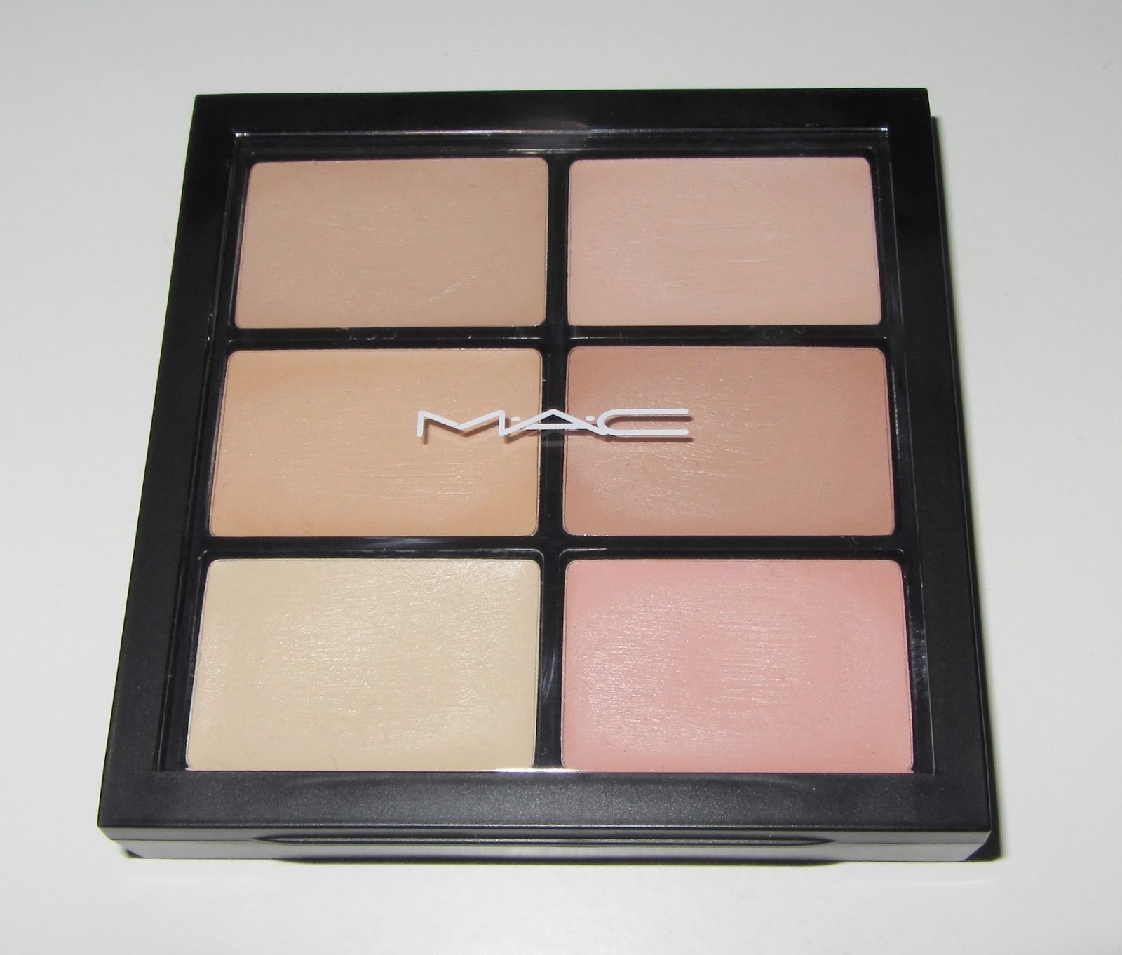 MAC Pro Conceal and Correct Palette in Light.