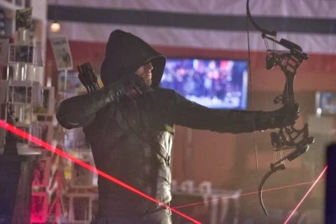 ARROW, EPISODIO 2X10 "BLAST RADIUS"