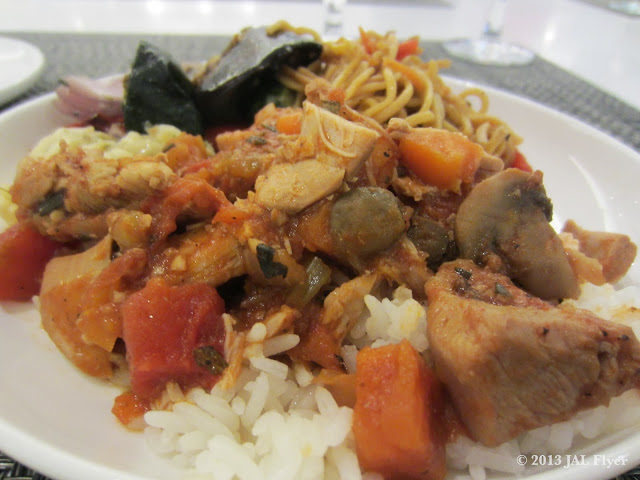JAL Business Class trip report on JL061 - Chicken cacciatore at oneworld Business Class Lounge at Los Angeles TBIT