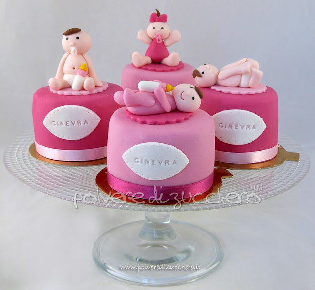 mini cakes decorate battesimo polvere di zucchero