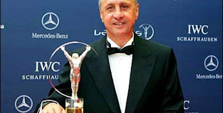 Cruyff : "Barcelona Masih Di Atas Madrid"