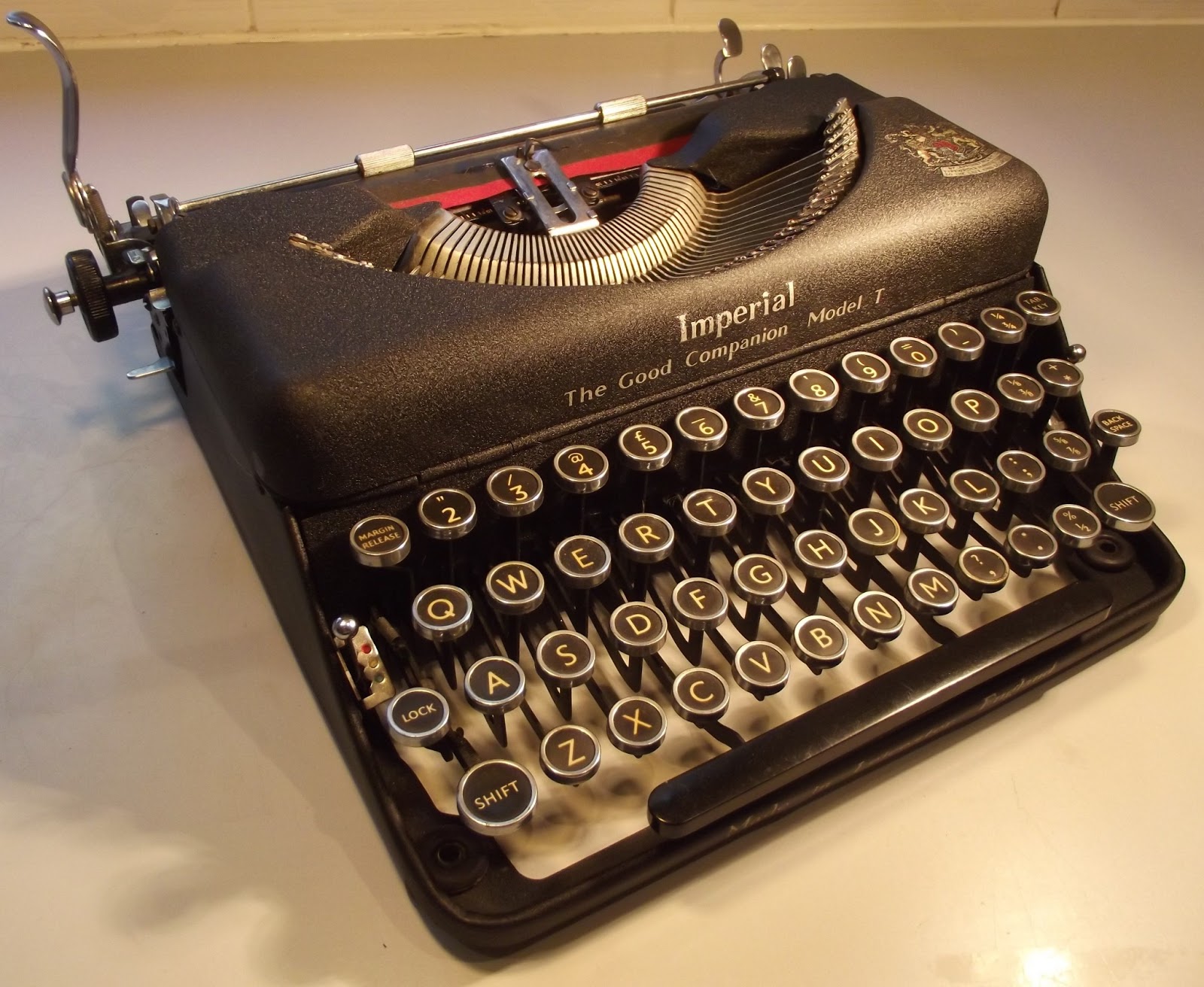 oz.Typewriter Imperial Portable Typewriters 19081978 Part II Good