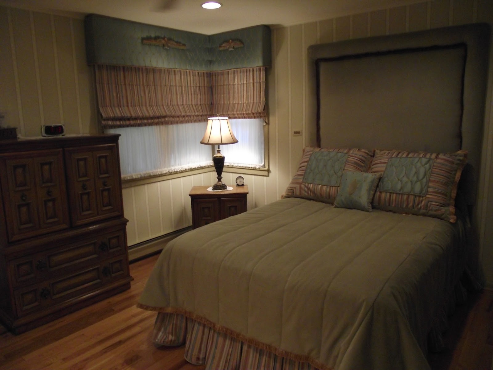 Gantt S Decorating How To Make A Corner Upholstered Cornice Board