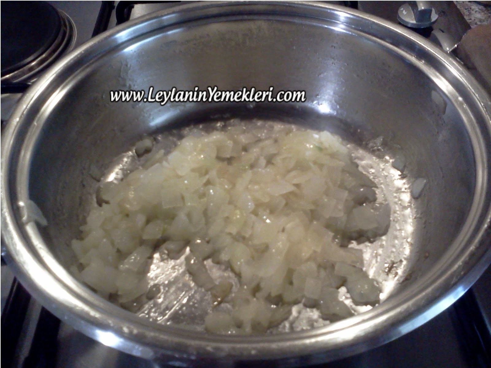 Turşulu Etli Lahana Yemeği Nasıl Yapılır? Yemek Tarifleri