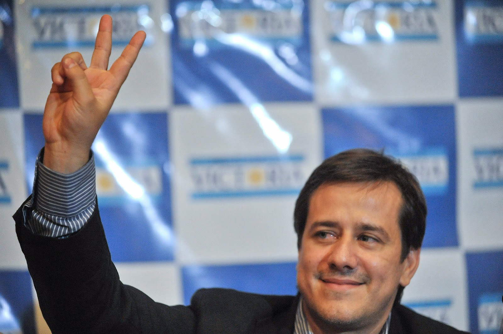 LA GENERACIÓN SIGUIENTE Mariano Recalde