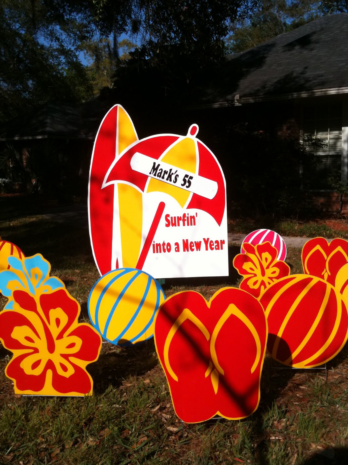 Big Yard Card Send Big Yard Card's flip flops, flowers and beach balls