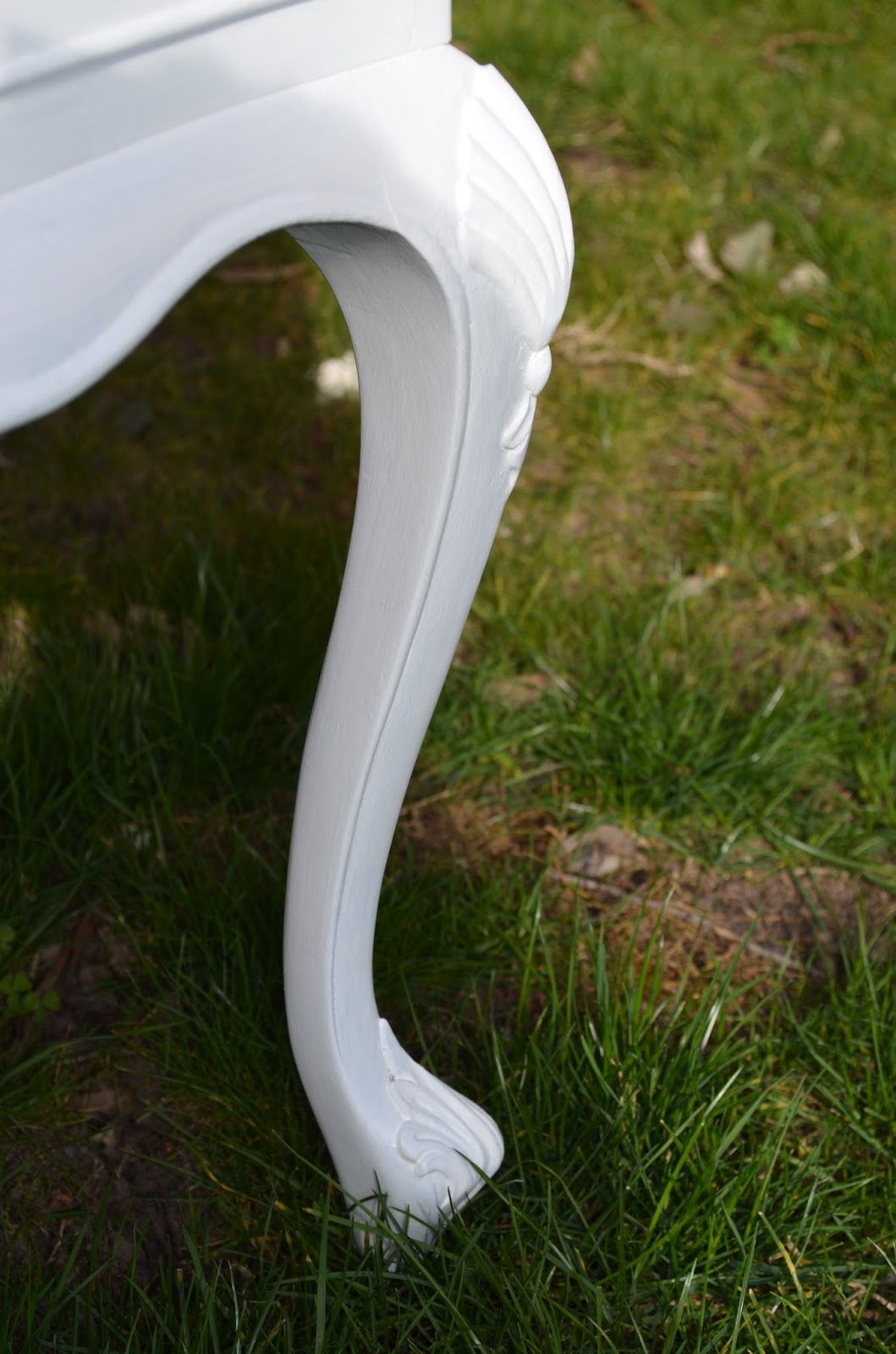 Retro Vintage Love Queen Anne Vintage Bedside Tables Painted White