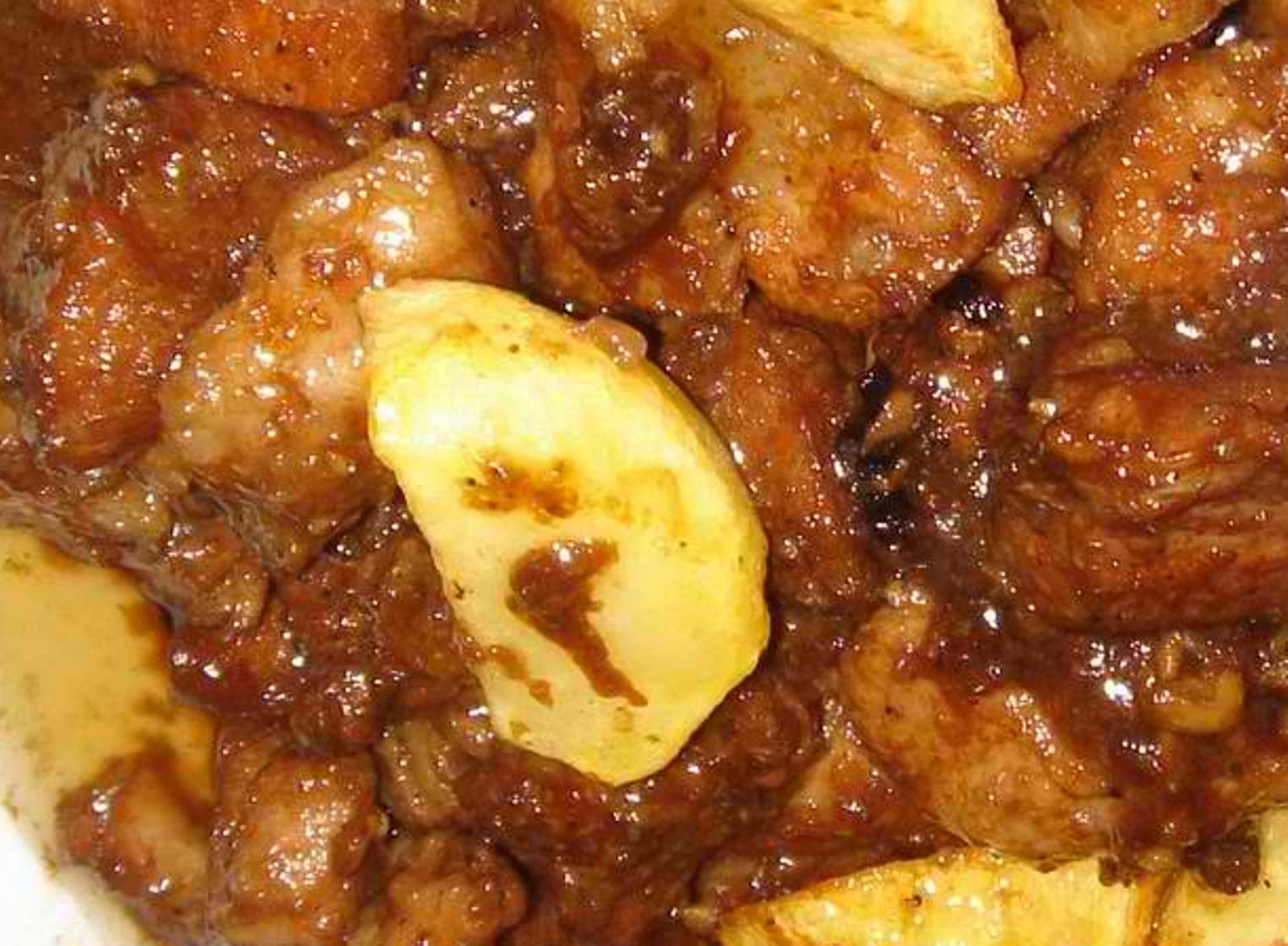HOW TO COOK: HOW TO COOK PORK ADOBO WITH POTATOES (ADOBONG BABOY)