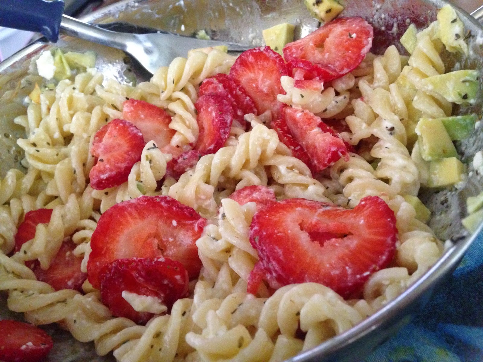She Likes Bento Beltane Strawberry Avocado Pasta salad