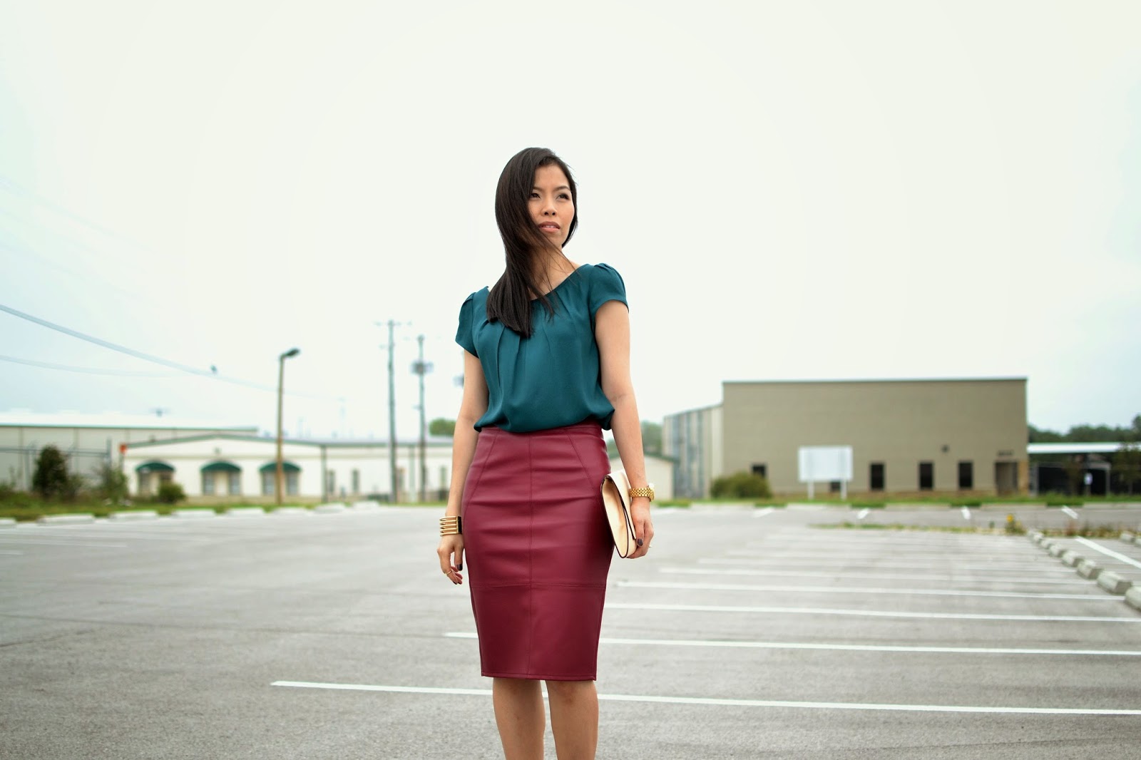Manolo%2BBlahnik%2Bpumps-ASOS%2Bpencil%2Bskirt%2Bin%2Bleather%2Blook-faux%2Bleather%2Bskirt-burgundy%2Bleather%2Bskirt-leather%2Bjacket-hunter%2Bgreen%2Bblouse-fall%2Blook-leather%2Bskirt%2Boutfit-Michael%2BKors%2B%2B%2B(1).JPG