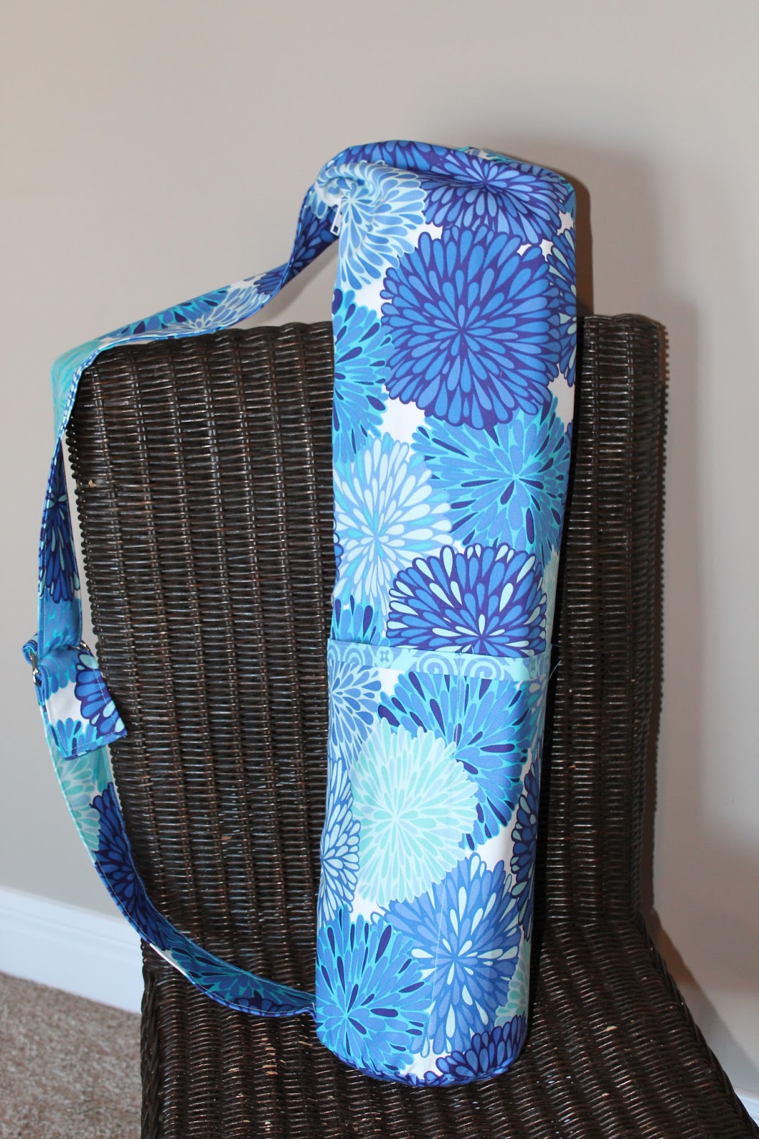 Finished Irish Crochet Yoga Mat Bag, Blogged at apinnick.wo…