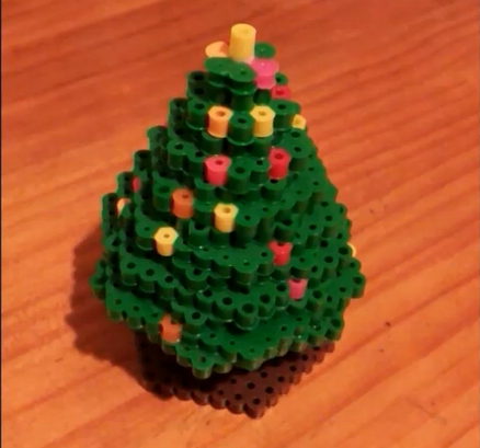 アイロンビーズでつくってみた I Made It With Iron Beads アイロンビーズでつくってみた 立体的なクリスマスツリー