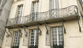 Balcon de l'hôtel d'Arvers 12 quai d'Orléans sur l'Ile-Saint-Louis à Paris