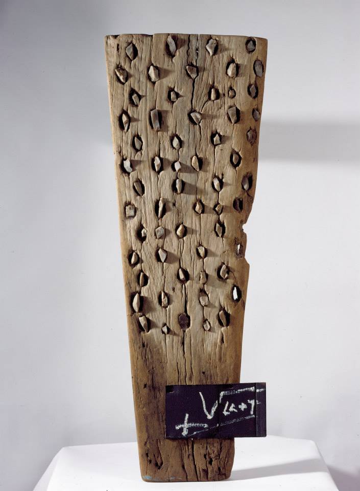 EXPERIMENTAR Y CREAR ANTONIO TÁPIES , DEL OBJETO A LA ESCULTURA