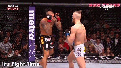 Conor%2BMcGregor%2Bvs%2BDustin%2BPoirier%2B2%2B(2).gif