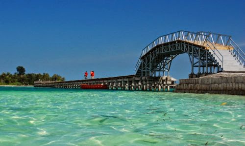 Jembatan Cinta Pulau Tidung yang Unik Jembatan Cinta Pulau Tidung yang Unik