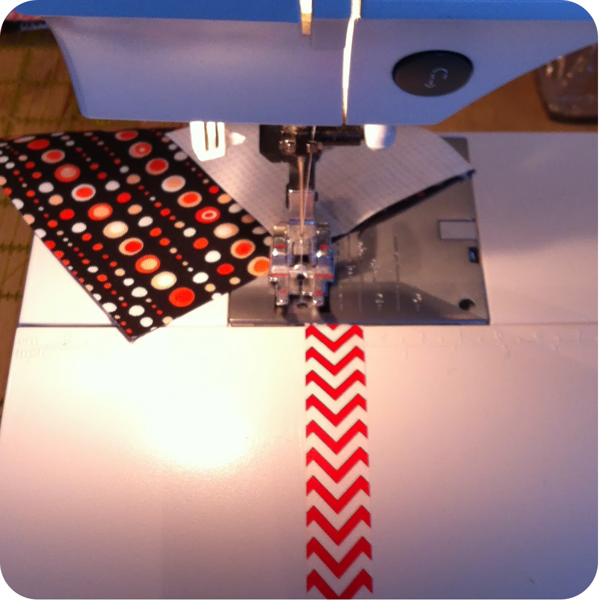 Kelly's Korner XO Table Runner and Mini Quilt