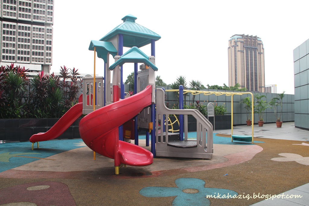 mikahaziq Free Outdoor Playground Suntec City ; Sky Garden
