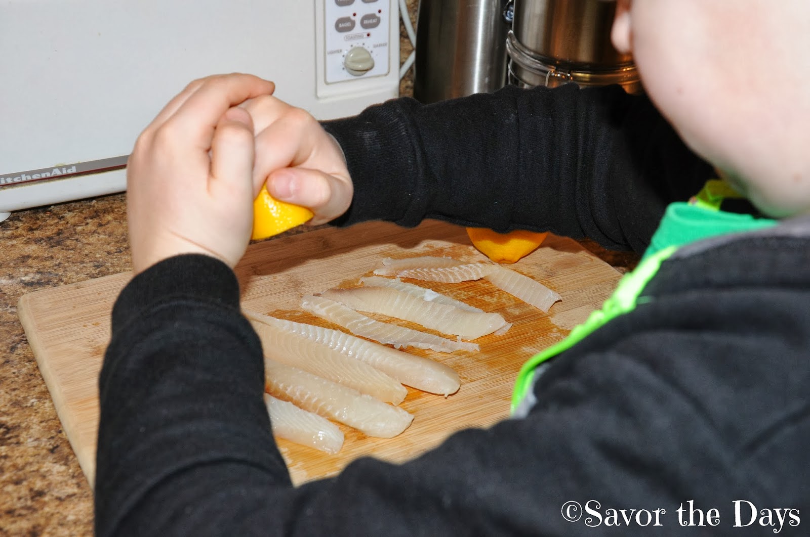 Savor The Days: Healthy Lunch for Kids: Homemade Fish Sticks