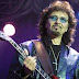 Pagini din istoria muzicii rock: Toni Iommi- este ziua lui de naştere. Cine este Toni Iommi
