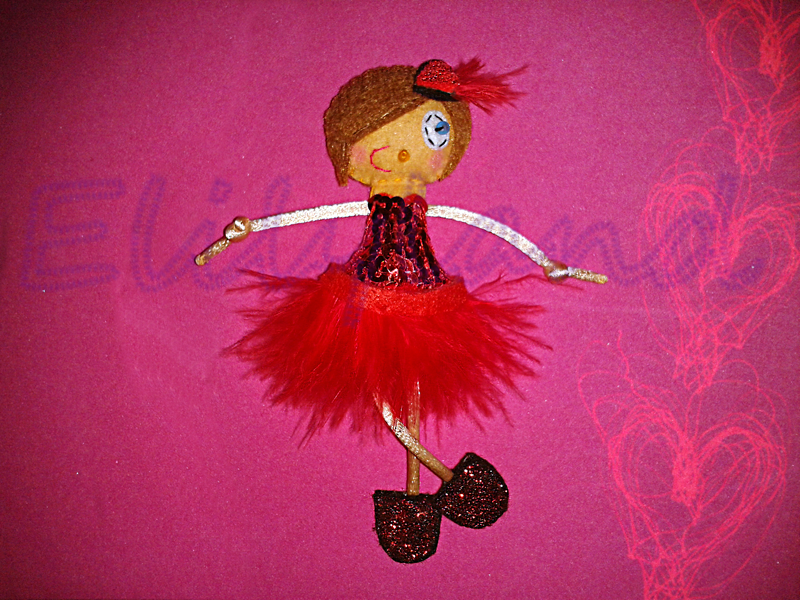 Mini-Elily San Valentin Plumas Rojas Muñeca Fieltro Broche