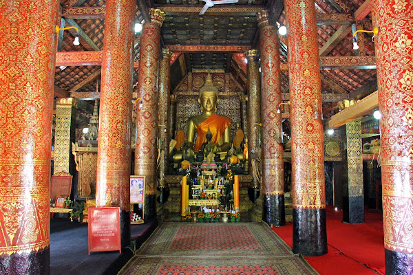 Inside the temple Wat Xieng Thong