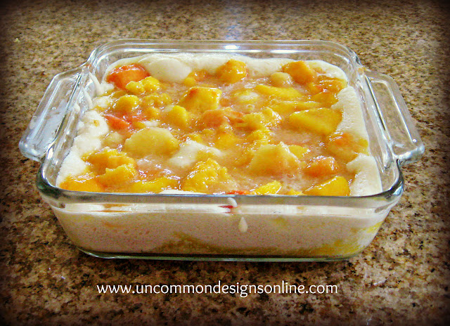 The Best and easiest homemade peach cobbler recipe ever! So simple to make and so good! #peaches #peachrecipe #cobbler