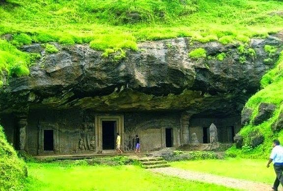 entrance of elephanat caves near mumbai