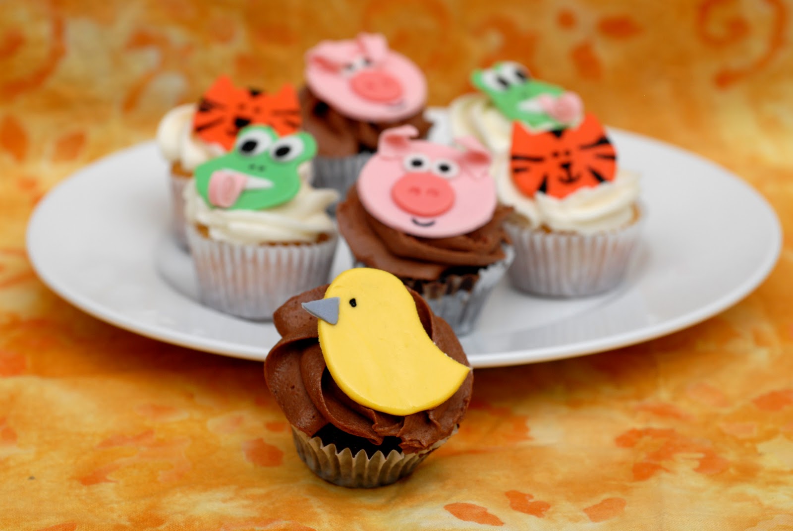 mini animal cupcakes