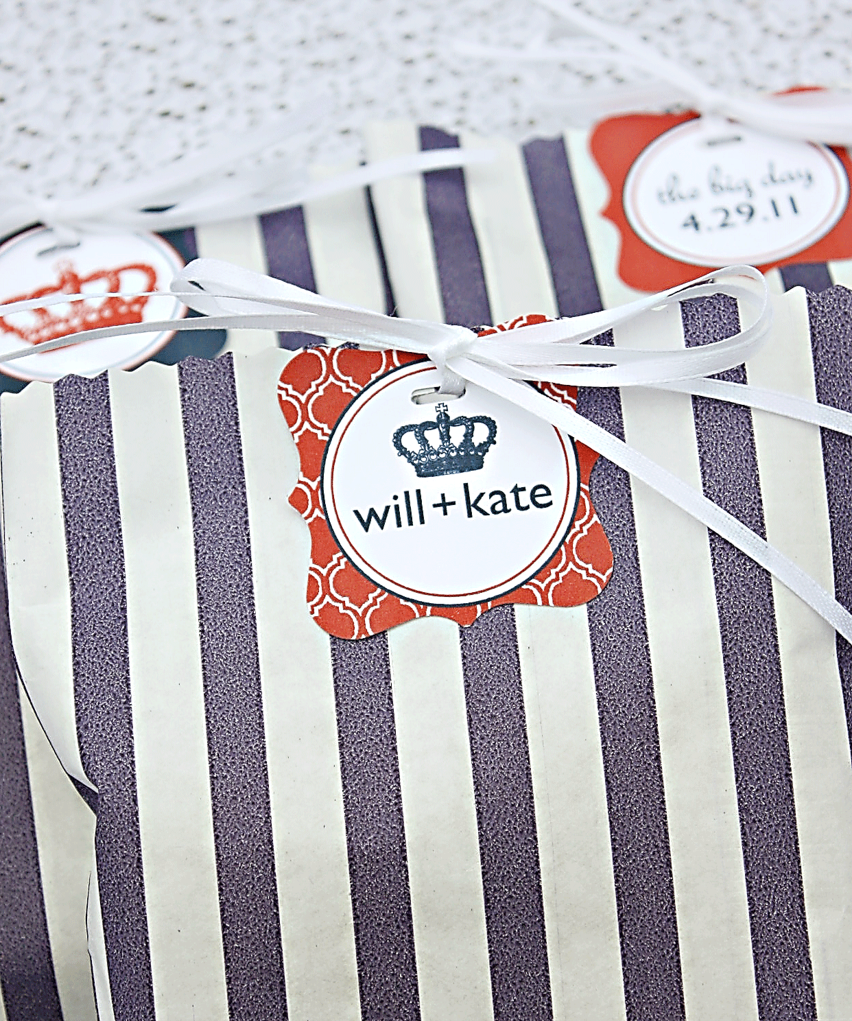Scrumptious Swirls Royal Wedding Favors Idea
