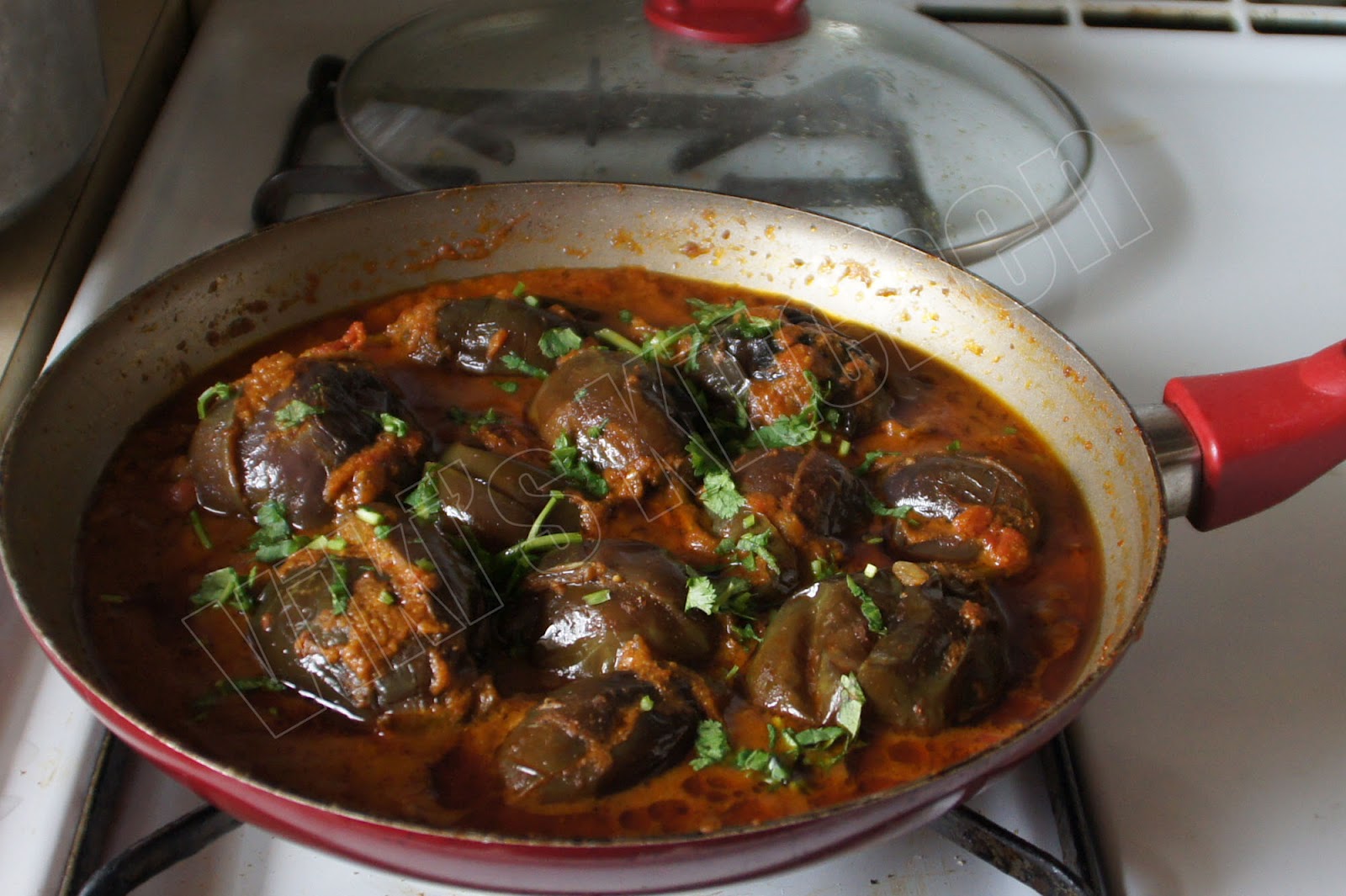 Viki 's Kitchen Whole brinjal curry (Ennai kathirikkai for briyani)