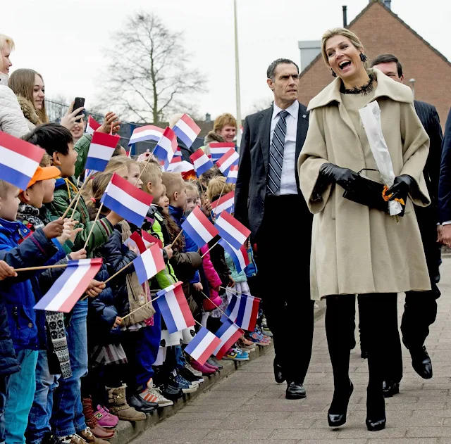 Queen Maxima of The Netherlands opens the Money week 2015 at primary school OBS West in Capelle aan de IJssel, The Netherlands,