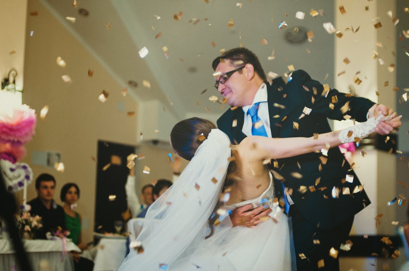 Вика и Денис. Свадебная фотосессия_23 свадебный фотограф, свадебная фотография, фотосъемка в Киеве, салют на свадьбе, первый танец жениха и невесты, красивые свадебные фотографии