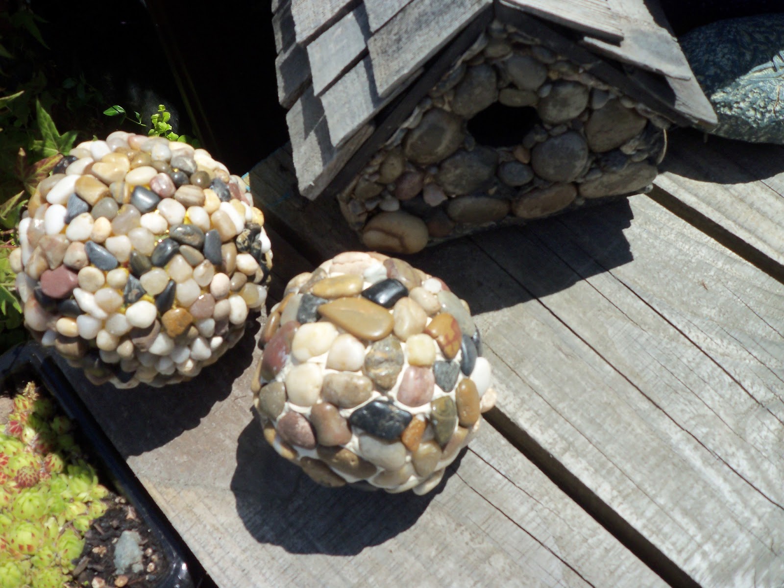 Make The Best of Things DIY Pebble Garden Balls
