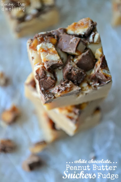 Peanut+Butter+Snickers+Fudge+1 12 Simple Appetizers for New Year's Eve 33