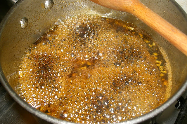 simmering sauce 