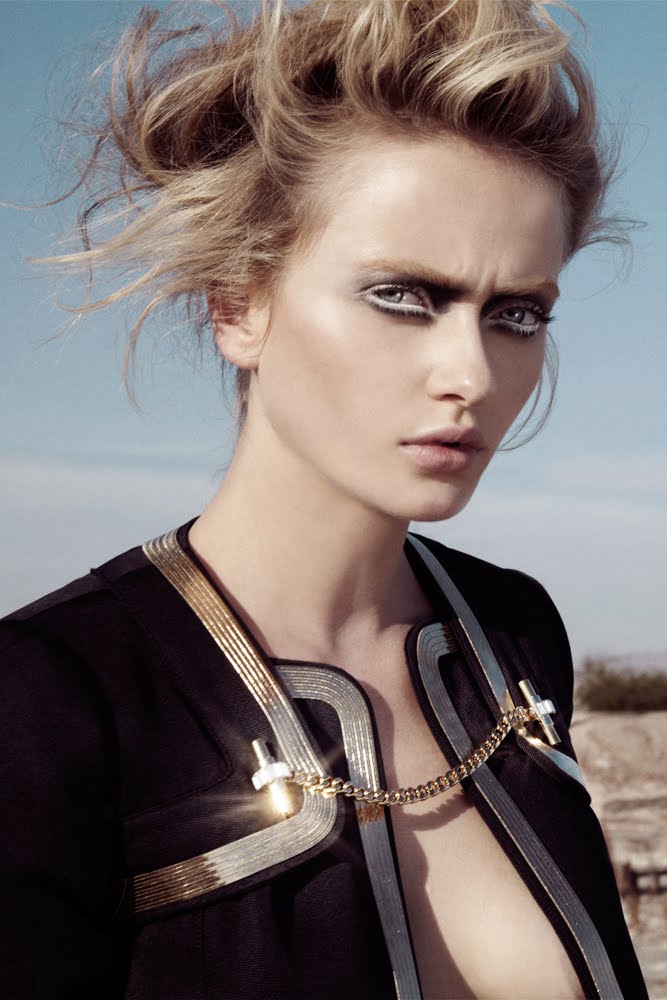 Vogue Taiwan Gold House/ Desert Fashion Editorial Shoot with model Diana  Moldovan