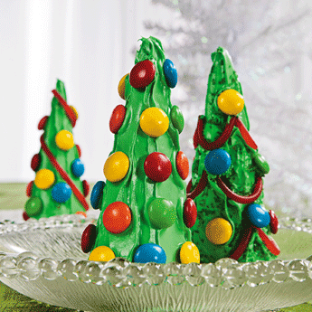 girls and their meals: Sugar Cone Christmas Trees