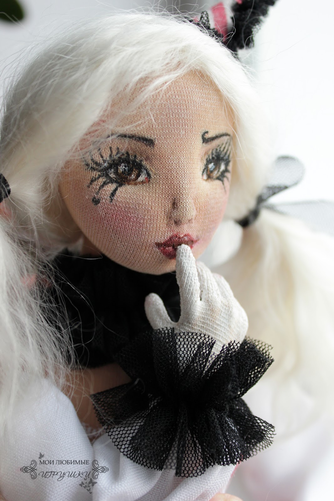 http://1.bp.blogspot.com/-UW0EBNlS03U/VHSNCBVGPyI/AAAAAAAARPg/p5uiCX5dDcI/s1600/doll_Iolanthe_by_A.Balyabina_03.jpg