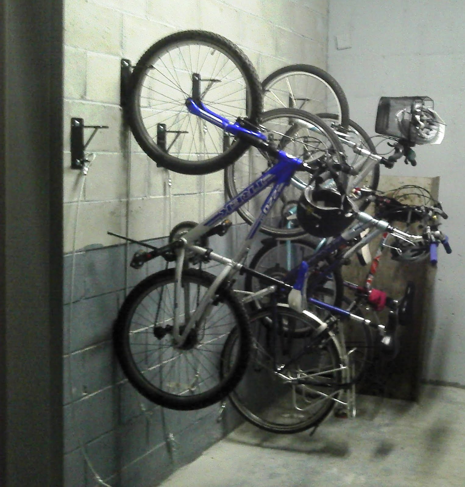 NYC BIKE STORAGE. HOW TO DESIGN BIKE STORAGE ROOMS IN NYC New 2012