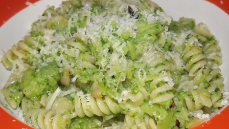 Italienische Küche: Nudeln pikant mit Brokkoli - Pasta coi broccoli Italienische Küche: Nudeln pikant mit Brokkoli - Pasta coi broccoli