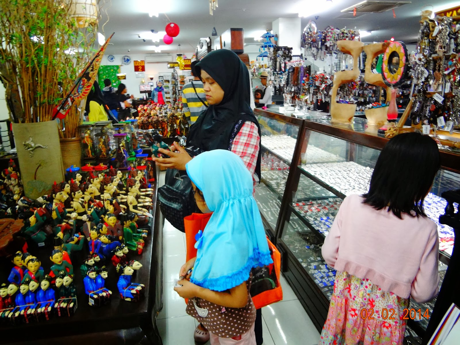 Suray's World Mirota Batik (Handicraft Store)