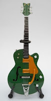 miniatur guitar gibson green