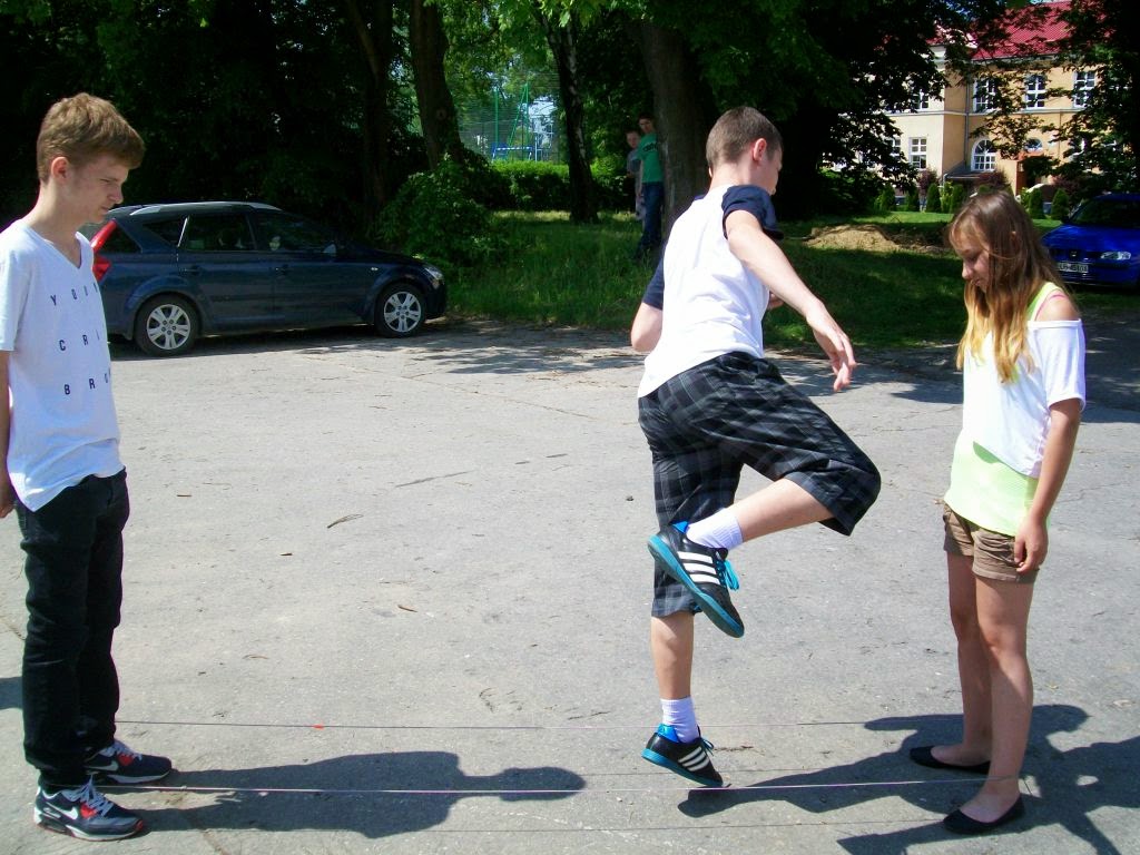 Building Bridges Using the Five Senses Polish kids' traditional games