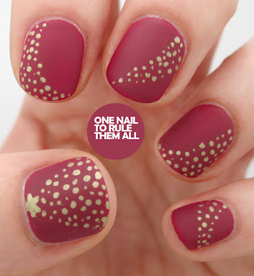 One Nail To Rule Them All: Matte christmas nails!